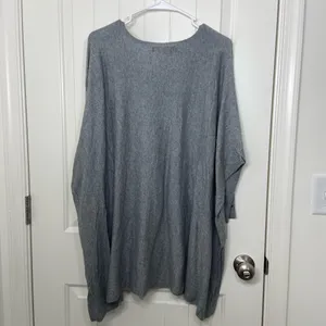 NWOT Jennifer Lopez women’s gray soft knit dolman button‎ sleeve tunic sweater thumbnail 5