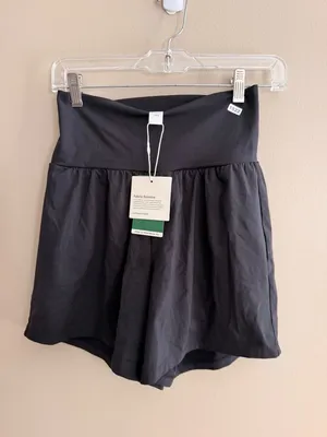 Halara M 5" High-Waisted Flow Shorts With Side Pocket Black Womens Activewear Si thumbnail 3