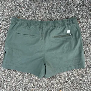 Vuori Women's Green Shorts thumbnail 3