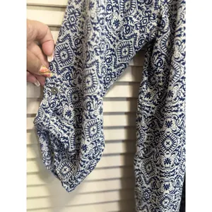 Rewind Floral Roll Tab Sleeve Chiffon Blouse Crochet Tie Neck‎ Size M Blue/White thumbnail 4
