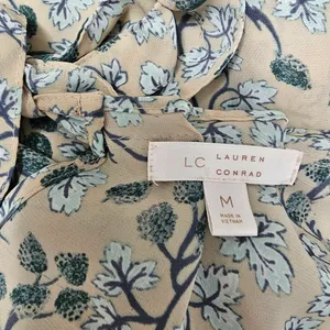 LC Lauren Conrad Blush Floral Pleated Tie Back Blouse Size Medium thumbnail 6