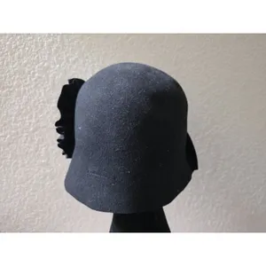 Kimchi Blue Felted Wool Hat Women One Size Black Pleated Flower Rosette Cloche thumbnail 3
