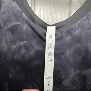 Lululemon Cropped Align Tank in Diamond Dye Black/Blue Size 2 thumbnail 3