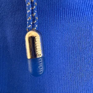 Lululemon cobalt blue cropped leggings thumbnail 8