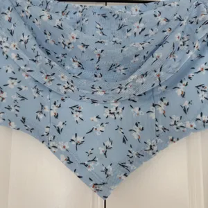 Princess Polly Jackson Blue Floral NWT 4 Off the Shoulder crop top Handkerchief thumbnail 7