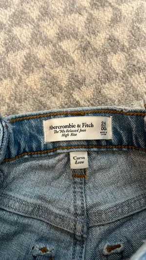 Abercrombie 90s High-Rise Jeans thumbnail 4