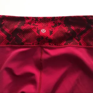Lululemon Wunder Under Crop III *Reversible Cranberry / Alarming Sz 4 thumbnail 11