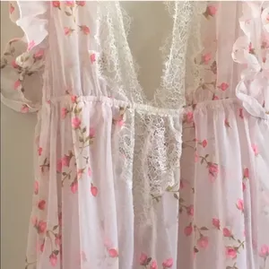 Victoria’s Secret Rosebud Chiffon Flyaway Robe thumbnail 5