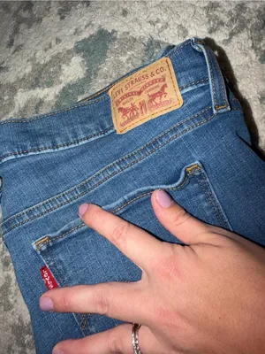Levi's 315 Shaping Bootcut Jeans 34 Long Medium Wash 32" Inseam thumbnail 8