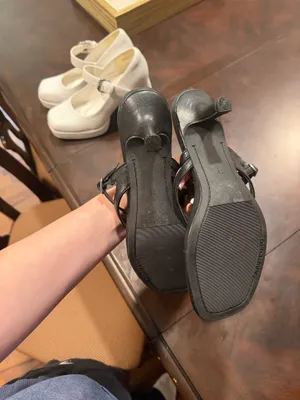 Old navy kitten heels thumbnail 4