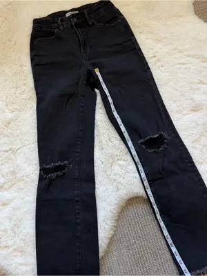 Good American Straight Leg Distressed Jeans 24 / 00 - Black thumbnail 4