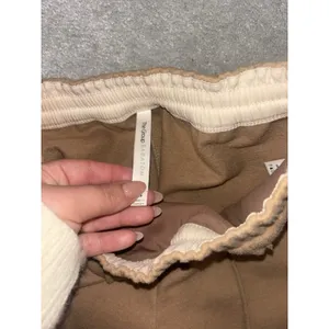the group babaton pull on pants‎ aritzia camel xs front seam Flow Shown On Back thumbnail 3