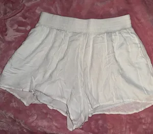 Hollister New‎ Short Flowy Size Large thumbnail 1