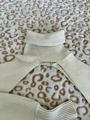 Cream Ribbed Turtleneck Women's Sweater Size M thumbnail 3