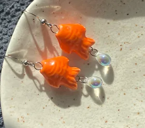 unique funky cute orange ceramic fish & Czech glass teardrop dangle earrings ⭐️🐟💕 thumbnail 4