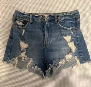 Abercrombie High-Rise Mom Shorts thumbnail 1