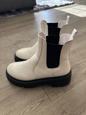 Forever 21 Platform Boots White thumbnail 2
