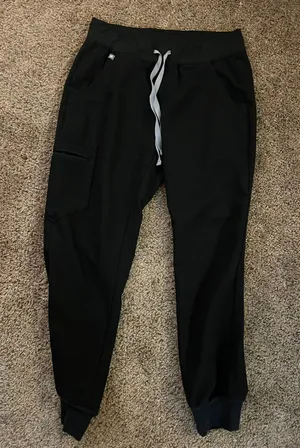 Women’s Scrub Set Black Size S/P Zamora Joggers And Casma Top thumbnail 3