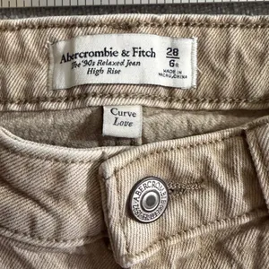 Abercrombie & Fitch Curve Love Grunge Workwear Style Bleach & Grease Stain Jeans thumbnail 8