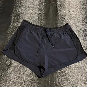 Womens sz10 Athleta Colorblocked Brooklyn Athletic Shorts-navy blue/black thumbnail 2