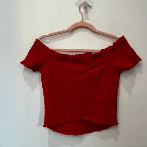 - abercrombie and fitch red ruched crop top short sleeve size Medium thumbnail 3
