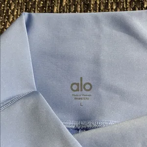 Alo Yoga High Waist Airlift Capri Legging Seashell Blue Size Large thumbnail 4