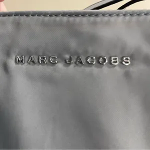 Marc Jacobs Nylon Wingman Tote in Grey - Preowned thumbnail 11