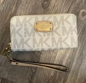 Michael Kors wallet thumbnail 1