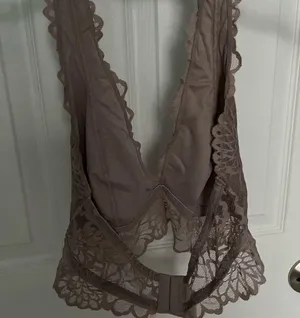 PINK - Victoria's Secret NWOT bralette thumbnail 2