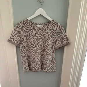 Anthropologie Structured Zebra Top thumbnail 3