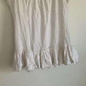FINAL MARKDOWN Banana republic ruffled hem top large thumbnail 2