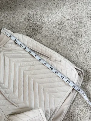 Athleta Women’s Apres Ski Quilted Shorts Puffer Insulated in Beige Chevron 8 thumbnail 10
