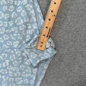 Altar'd State High Rise Shorts Women's X-Small Blue Animal Print Flat Front thumbnail 4