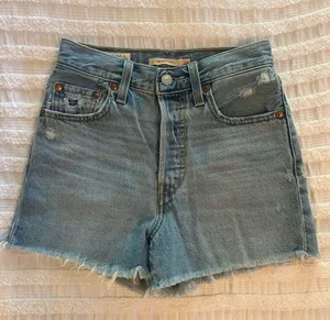 Levi’s Jean shorts thumbnail 1