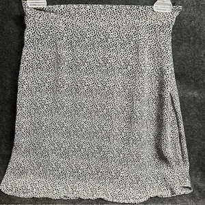Womens Black and White‎ Mini Skirt, Above Knee Length, Casual, Lightweight thumbnail 1