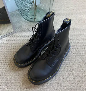 Dr. Martens Platform Black thumbnail 3