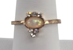 Ring Womens Size 7.5 Faux Opal Rhinestone Rose Gold Tone Cocktail EUC thumbnail 1