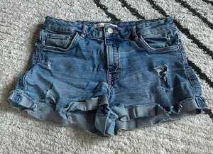 Zara Distressed short shorts thumbnail 1
