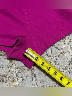 The North Face half dome logo shorts in magenta pink size Large thumbnail 4