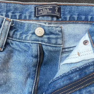 Abercrombie & Fitch Annie High Rise Distressed Denim Shorts Size 28/6 thumbnail 6