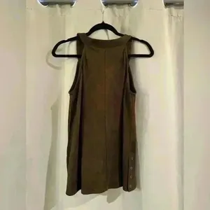 Women’s The Real Sleeveless Blouse thumbnail 6