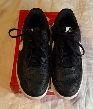 Nike Black and White Low-Top Sneakers with Leather Upper thumbnail 1