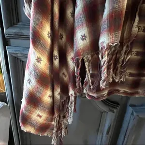 En Creme southwestern plaid flannel poncho shirt with fringe maroon thumbnail 4