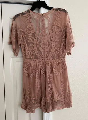 Honey Punch Boutique Dusty Rose Lace Romper thumbnail 3
