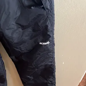 Ski Gear Snowpants size womens small black in color‎ thumbnail 2