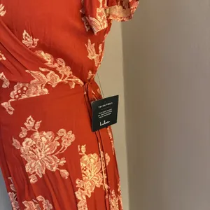 Lulus NWT‎ Heart of Marigold Rust Red Floral Print Wrap Long Maxi Dress Small thumbnail 5
