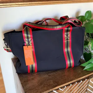 Haute Shore Neoprene Tote Black Red Olive Structured Shoulder Bag Wristlet New‎ thumbnail 2