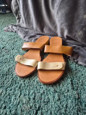 Dolce Vita Tan Open Toe Sandals 8.5 thumbnail 2