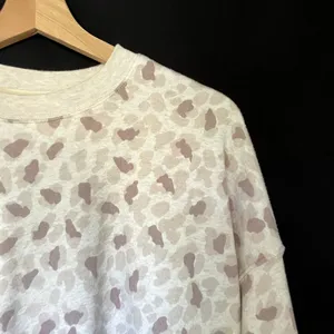 aerie cheetah print‎ beige pink white patterned crewneck sweater women's size XS thumbnail 2