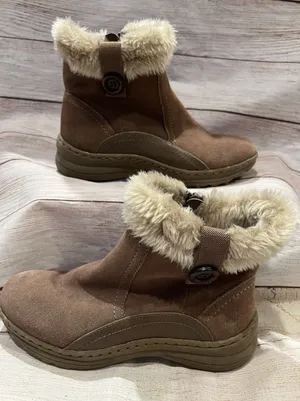 Baretraps Boots Women’s Andee Winter Snow Beige Leather Zip Button Sherpa Size 6 thumbnail 1